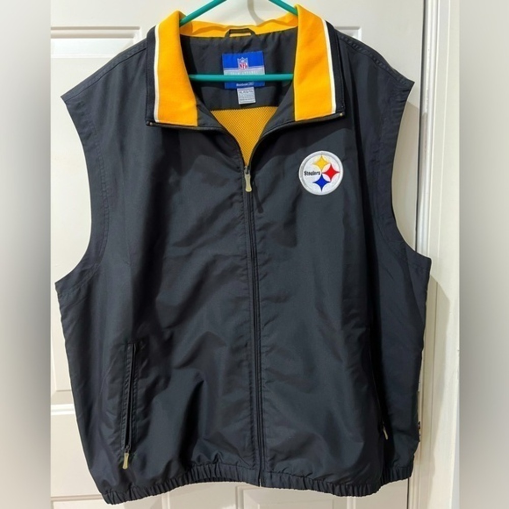 Men’s Steelers windbreaker vest. NWOT SIZE XL Reebok